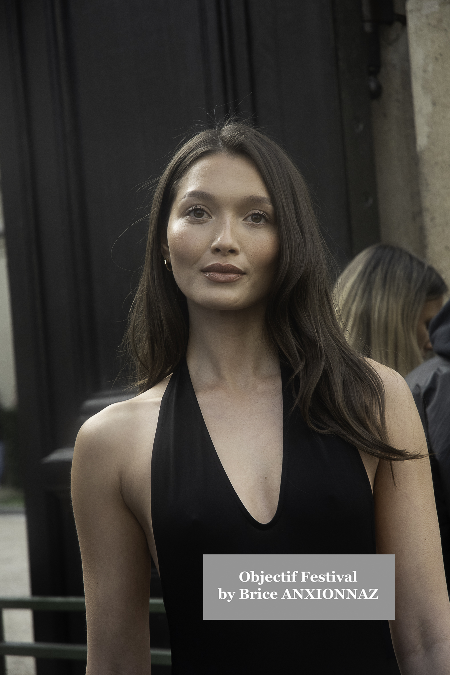 Photo streetstyle de Diane Kruger -  Streetstyle photos of guest arrivals at the Nina Ricci show lors du défilé Nina Ricci Spring 2025 à Streetstyle-photos-of-guest-arrivals-at-the-Nina-Ricci-show, Paris Fashion Week le 7 March 2025 par Brice ANXIONNAZ (Objectif Festival)